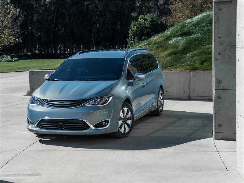 Chrysler Pacifica 2017