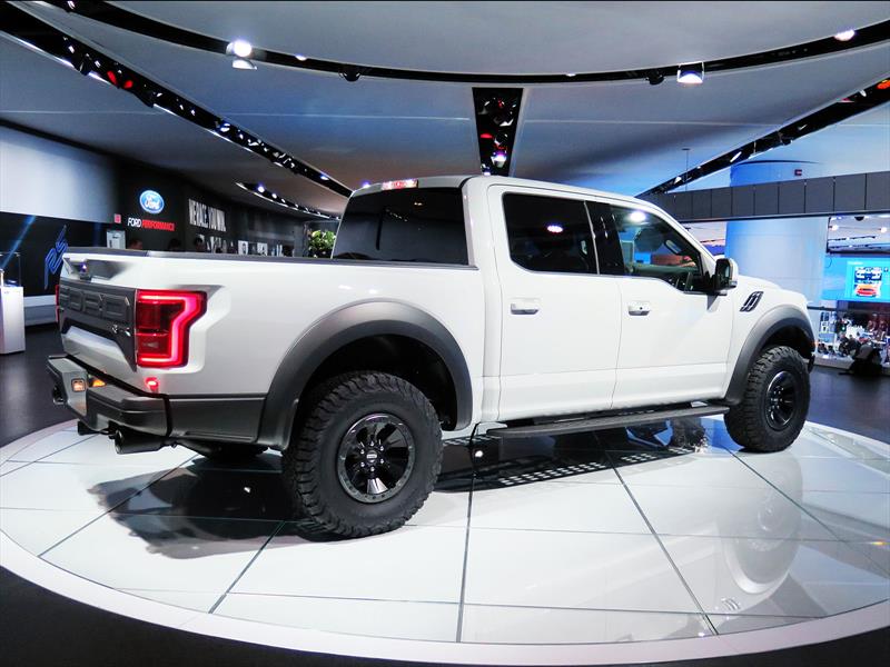 Ford F-150 Raptor SuperCrew