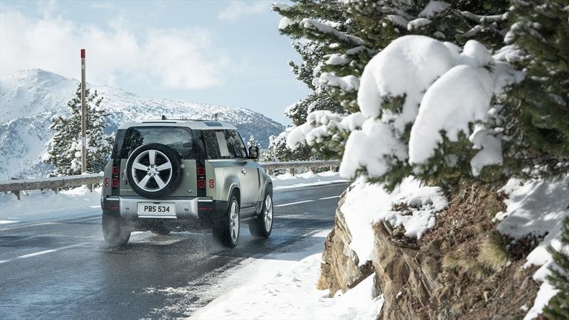 Land Rover Defender 2020