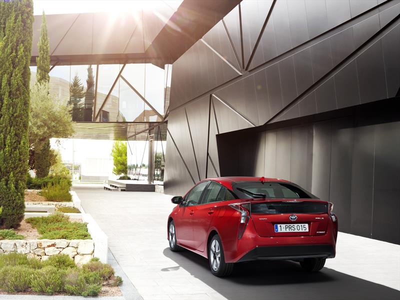 Toyota Prius 2016