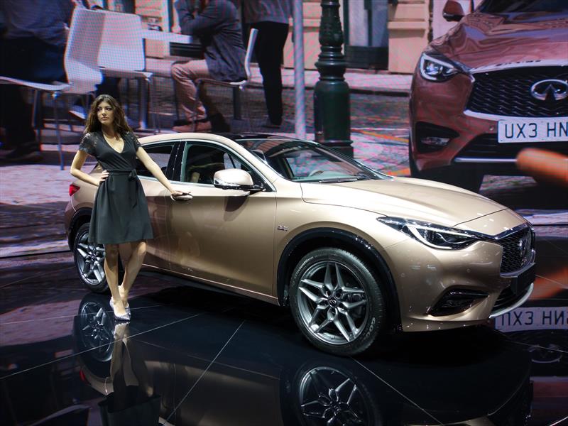 Infiniti Q30