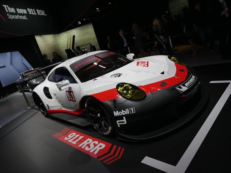 Porsche 911 RSR