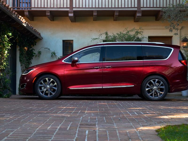 Chrysler Pacifica 2017