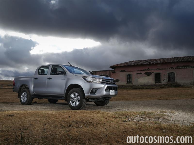 Nissan NP300 vs Toyota Hilux vs Mitsubishi L200