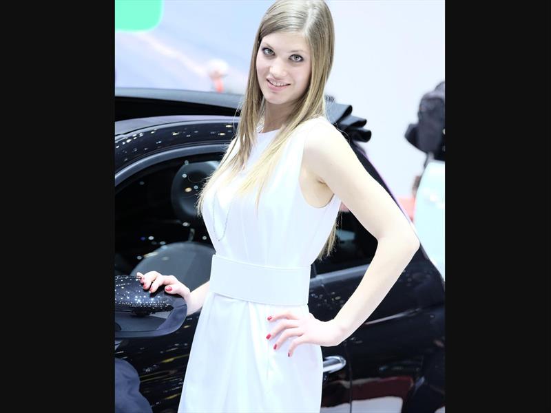 Las chicas del Salón de Ginebra 2014