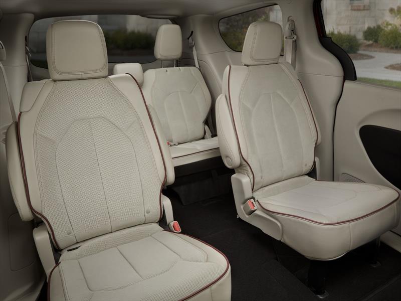 Chrysler Pacifica 2017