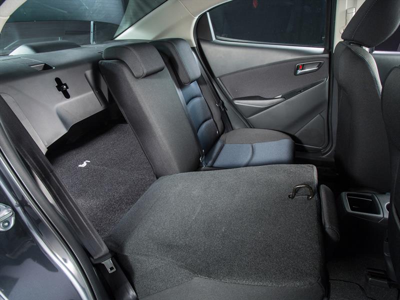 Scion iA 2016