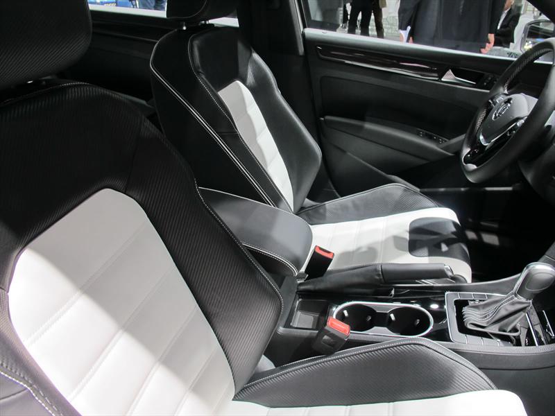 Volkswagen Passat Sport Concept en vivo