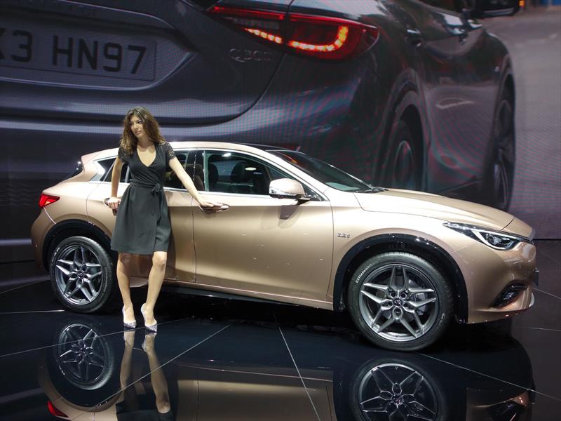 Infiniti Q30
