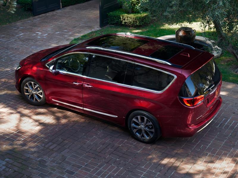 Chrysler Pacifica 2017