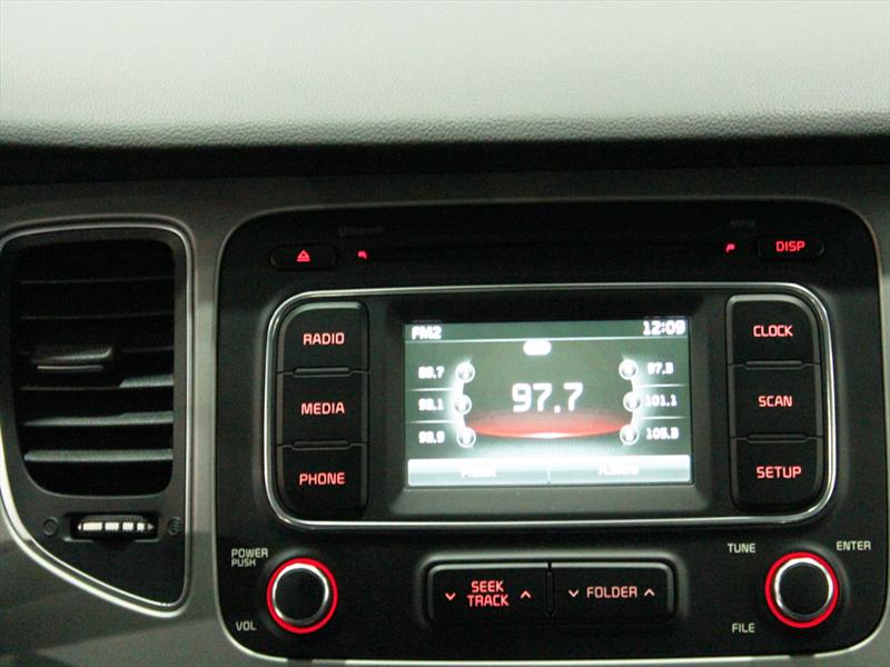Nueva Kia Carens 2013 en el Salón del Automóvil