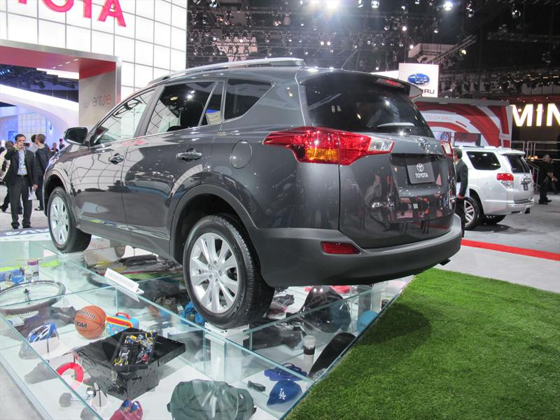 Toyota RAV4 2013 en el Salón de Los Ángeles