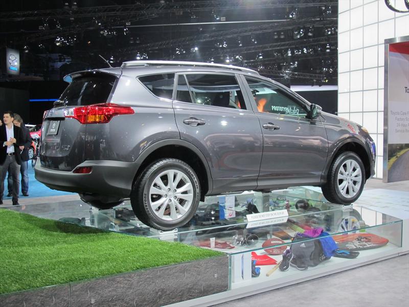 Toyota RAV4 2013 en el Salón de Los Ángeles