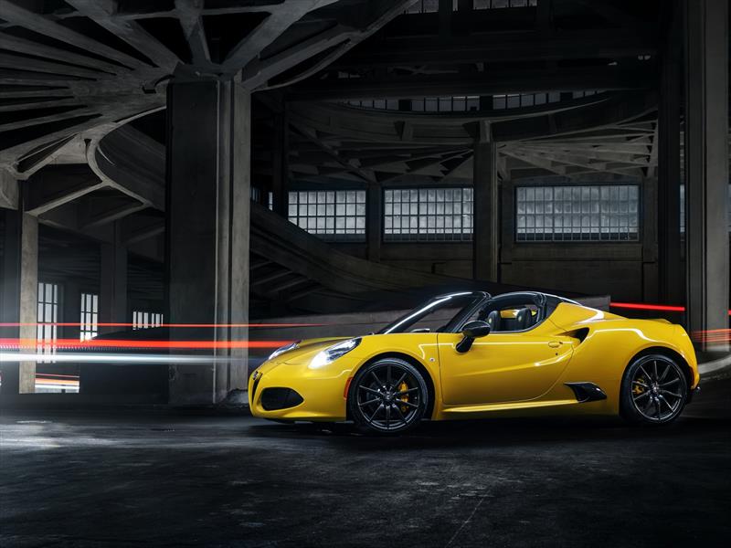 Alfa Romeo 4C Spider 2015