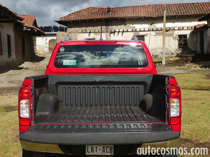 Nissan NP300 vs Toyota Hilux vs Mitsubishi L200