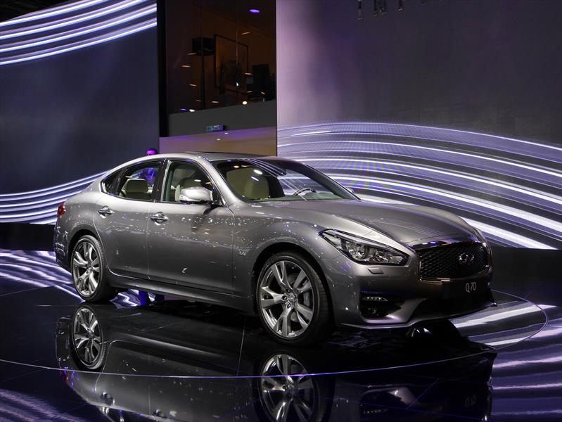 Infiniti Q70 2015
