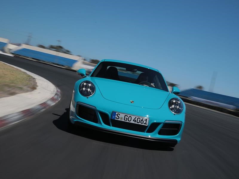Porsche 911 GTS 2018