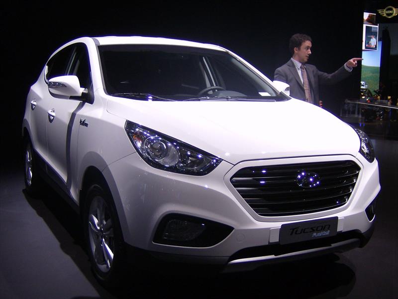 Hyundai Tucson Fuel Cell 2015