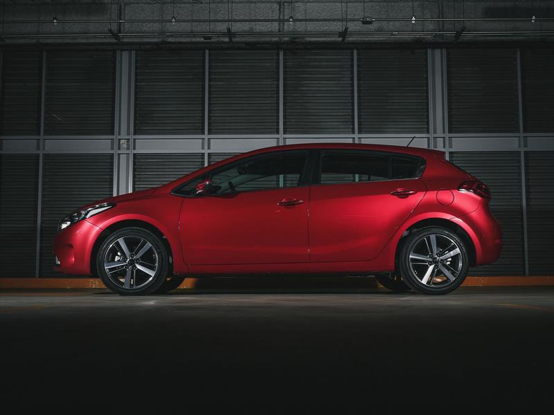 Хэтчбек kia forte