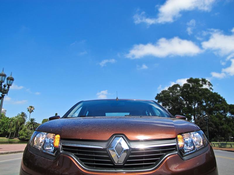 Probamos a fondo el nuevo Renault Logan