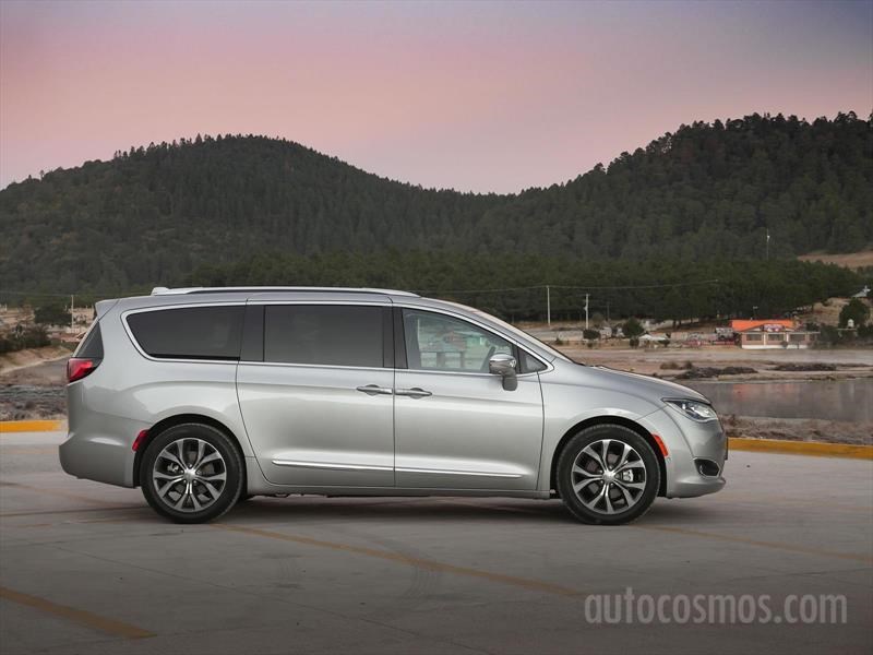Chrysler Pacifica 2017