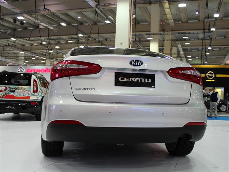 Nuevo Kia Cerato 2013 en el Salón del Automóvil