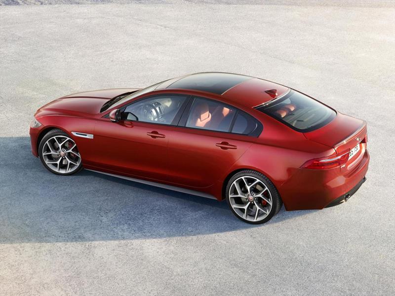 Jaguar XE