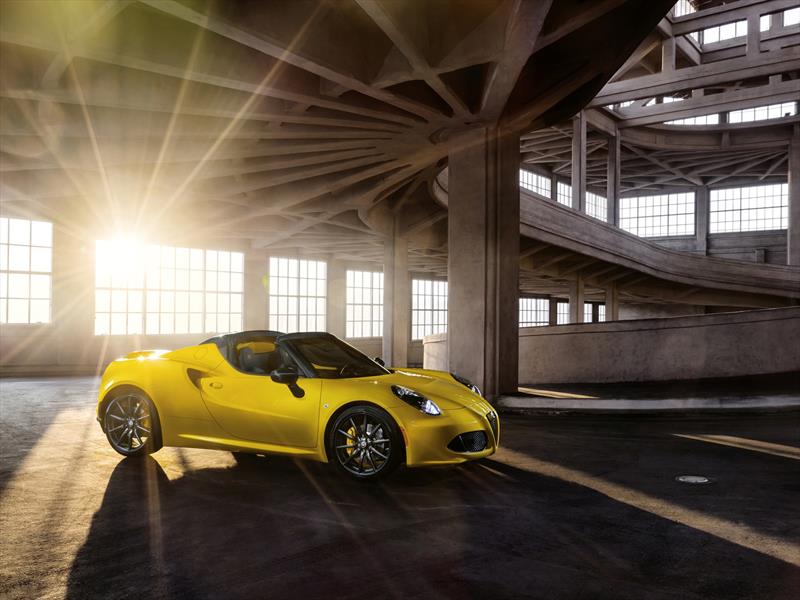 Alfa Romeo 4C Spider 2015