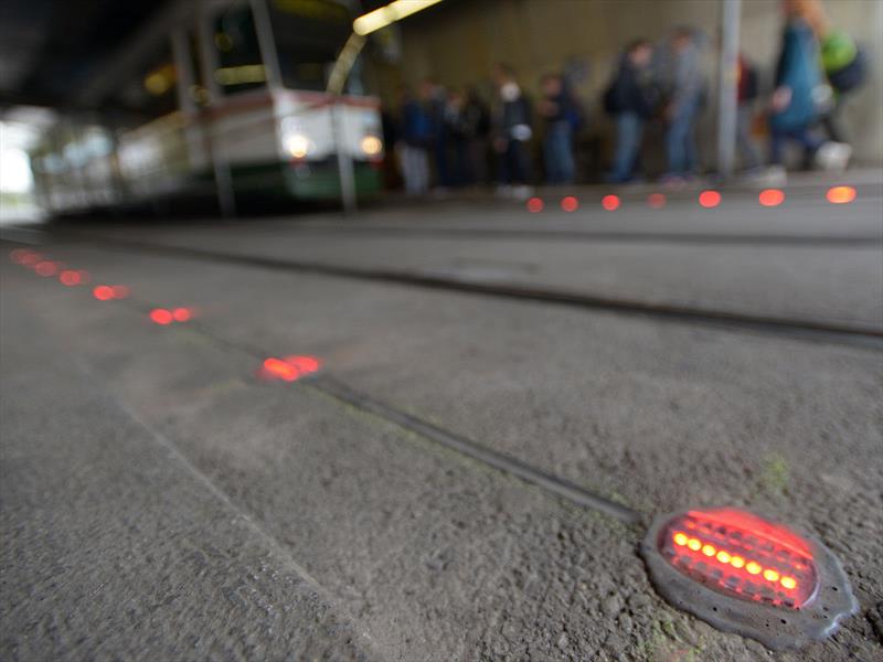 Semáforos para adictos al teléfono celular