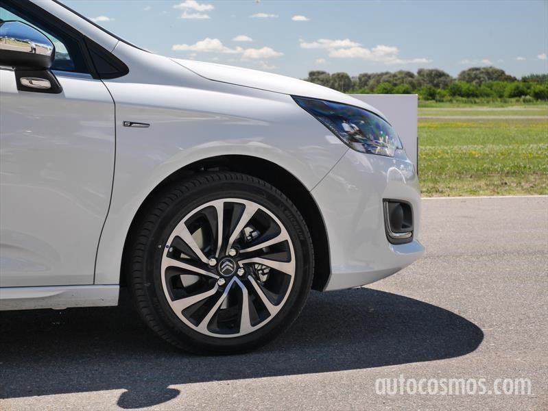 Citroën C4 Lounge S en pista