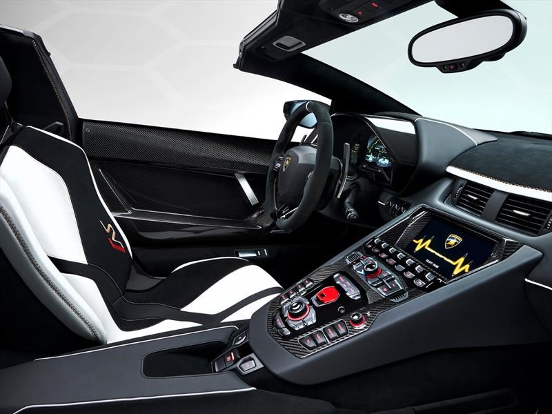 Lamborghini Aventador SVJ Roadster
