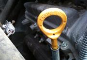 ¿Sabes cuál es la manera correcta de checar el aceite del motor?
