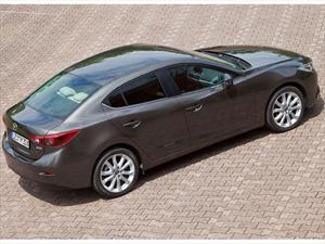 Mazda presenta las primeras imágenes del nuevo Mazda3 sedán
