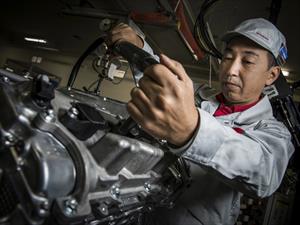 Así se fabrica el motor del Nissan GT-R 2017
