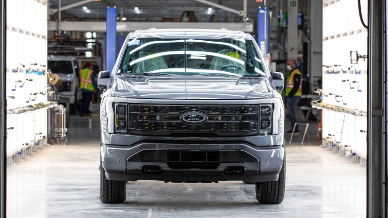 Ford se prepara para duplicar la producción de la F-150 eléctrica