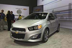 Chevrolet presenta al Sonic RS y al Dusk Sedán