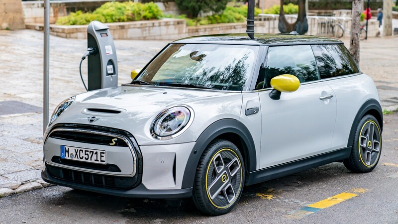 Mini electrifica su oferta en Colombia
