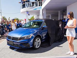 Volkswagen Passat R-Line 2016 se presenta