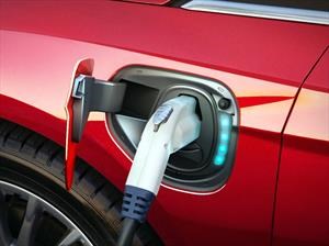 BMW y Nissan amplían la red de carga para autos eléctricos en Estados Unidos 