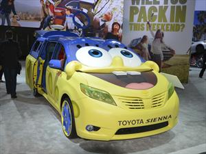 Toyota Sienna de Bob Esponja llama la atención de Los Angeles