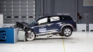 El IIHS choca por primera vez un auto a hidrógeno