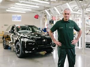 Jaguar F-Pace número 100 mil es para José Mourinho