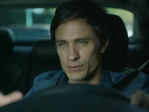 Gael García es la estrella de la campaña del Chrysler 200 2015