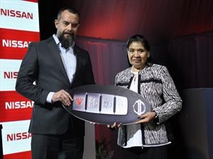 Nissan entregó una Frontier a Margarita Barrientos