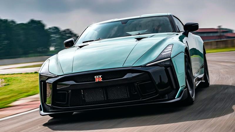 El primer Nissan GT-R 50 by Italdesign de producción debuta en Italia