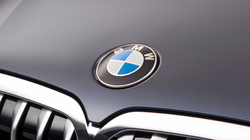 Problemas en los posavasos de algunos BMW decantan en una demanda colectiva