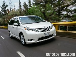 Manejamos la Toyota Sienna 2015