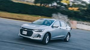 Chevrolet Onix 2021 a prueba, ¿es mejor que el Nissan Versa?