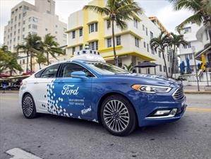 Ford emplea vehículos autónomos para llevar pizzas