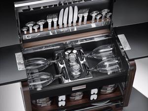 Rolls-Royce muestra su lujosa canasta de picnic